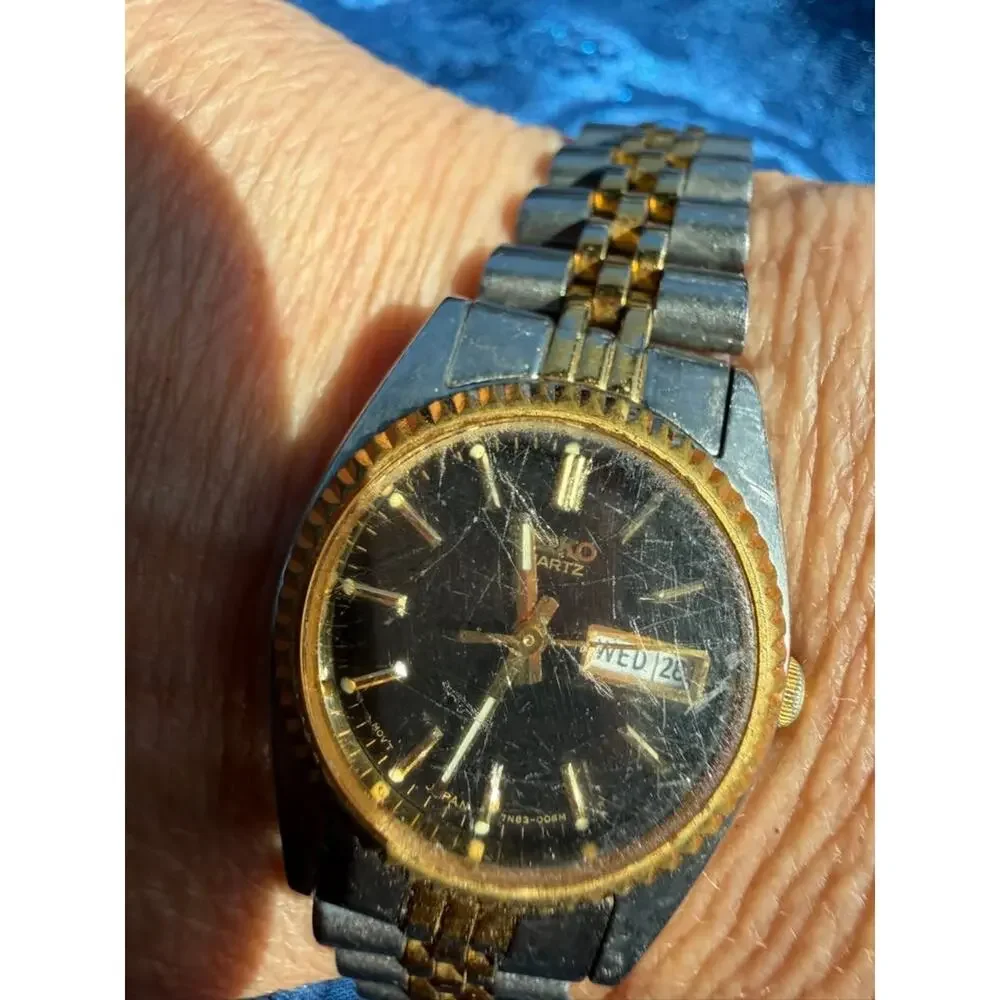 Vintage Ladies Seiko Quartz Day-Date Watch (CCC60)